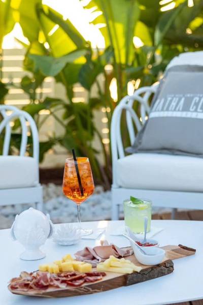 Drink & Lounge Bar